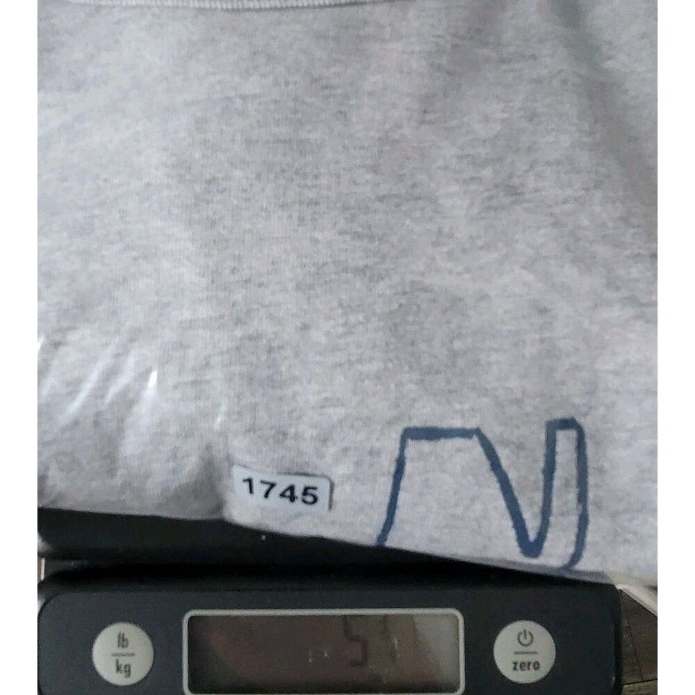 CLEARANCE!! 💥 UNIQLO UT USA OMIYAGE Short Sleeve Crewneck T-Shirt Grey Size S - Picture 11 of 11